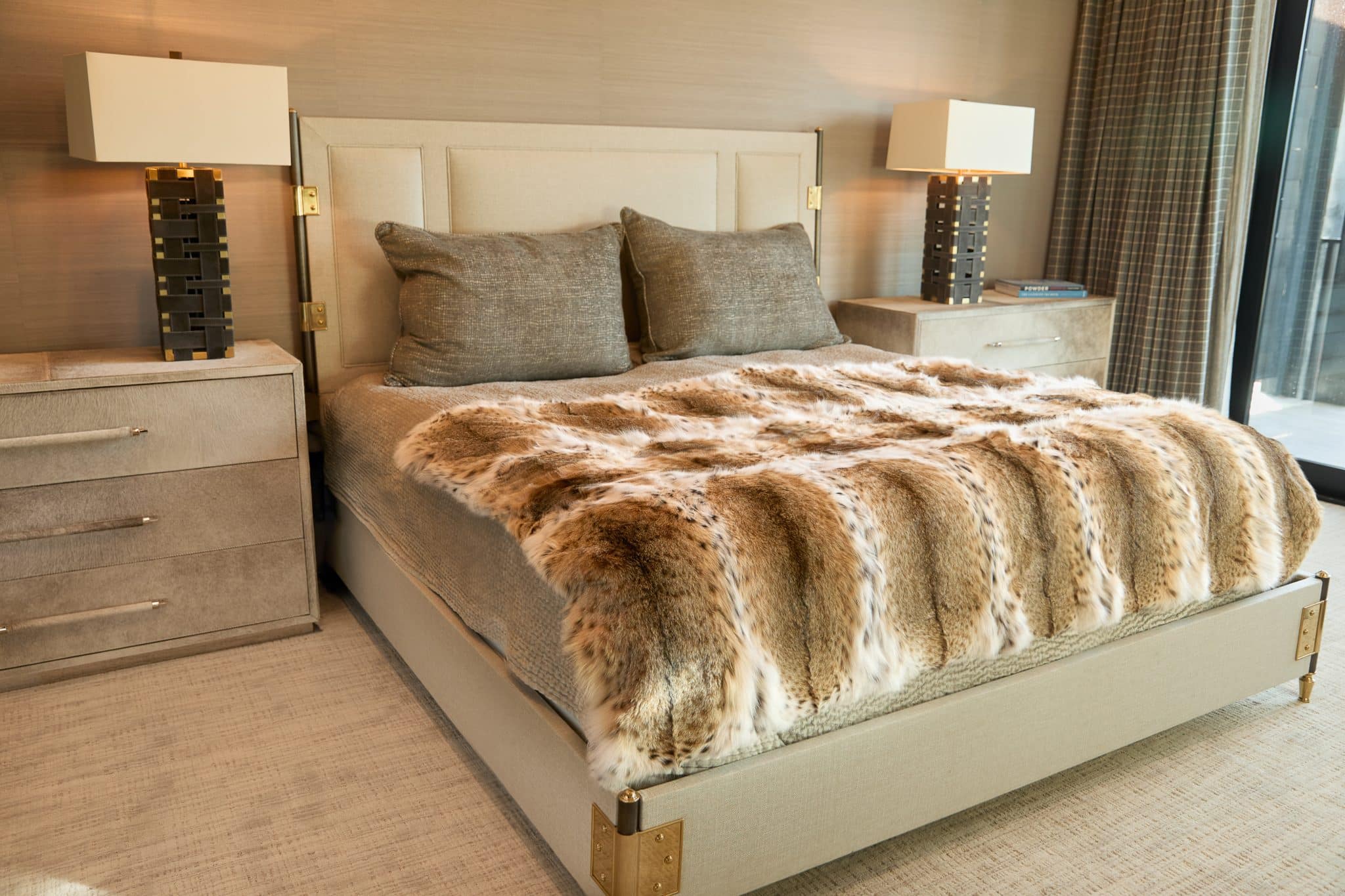 SFG BLANKETS 20243335 American Lynx Blanket on bed