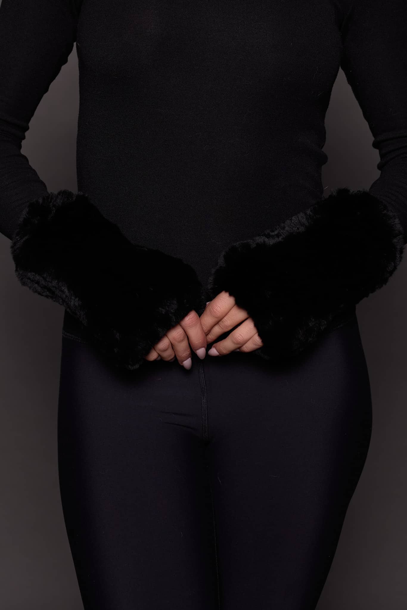 REX RABBIT KNIT GLOVES BLACK Image of a hands wearing blue knitted fur fingerless gloves